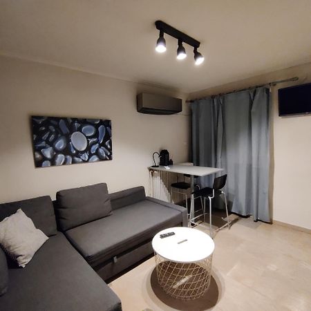 Theo'S Loft Apartamento Atenas Exterior foto
